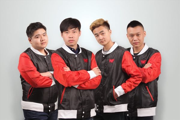 但他们在场 但他们在场