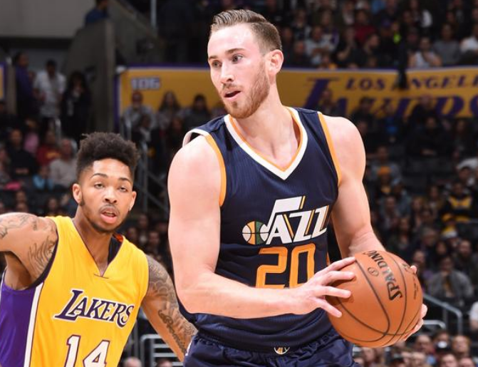 球迷瞩目的 球迷瞩目的