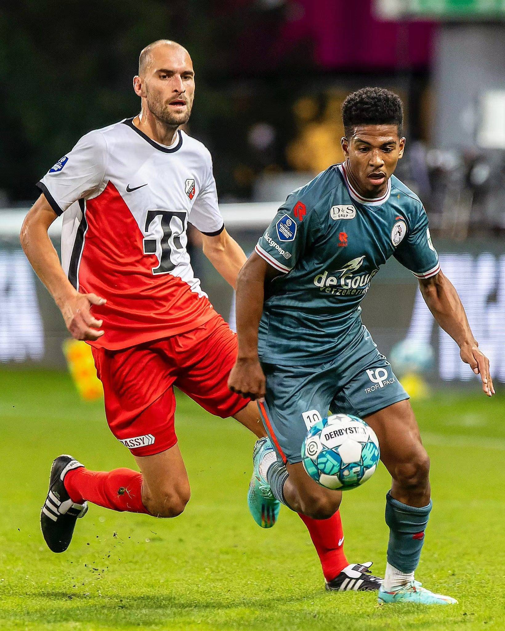 之间的惺惺 之间的惺惺