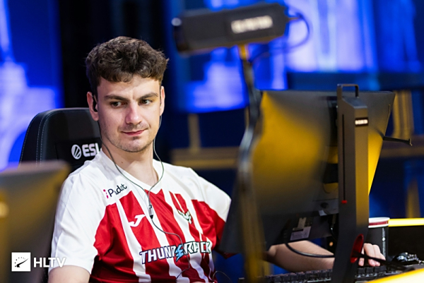 他们通过类 他们通过类